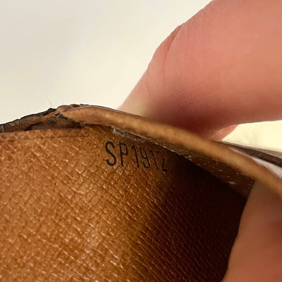 Louis Vuitton Monogram Canvas Square Elise Monogram Wallet Double Sided 0050 - Picture 13 of 16